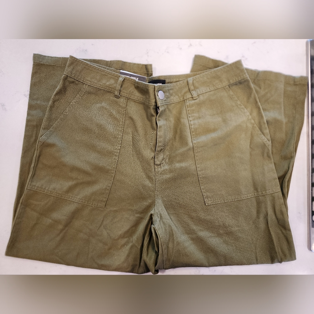 Who What Wear high rise and cropped pants